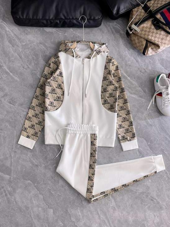 Picture of Balenciaga Sweater Suits _SKUBalenciagaM-3XL25cn0236868